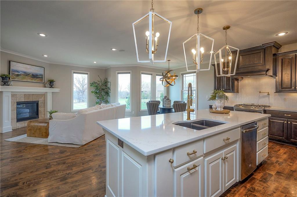 10502 N Willow Avenue