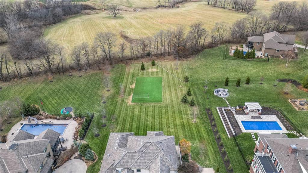 10502 N Willow Avenue