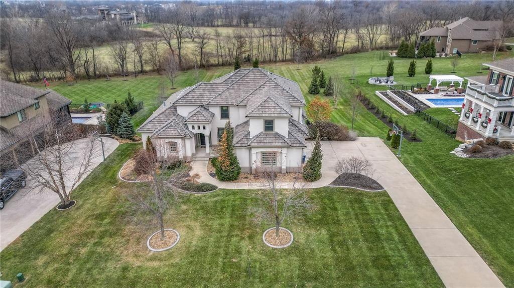 10502 N Willow Avenue