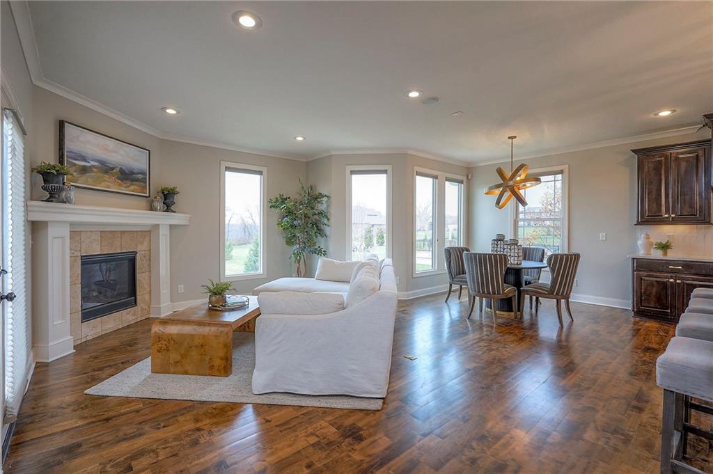 10502 N Willow Avenue