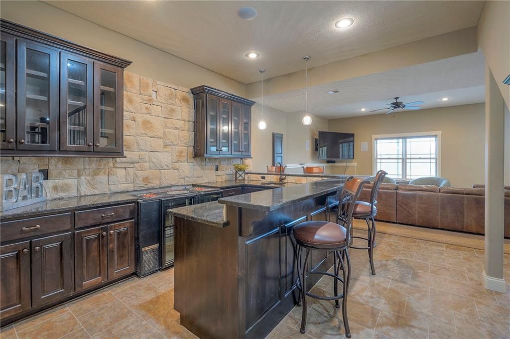 10502 N Willow Avenue