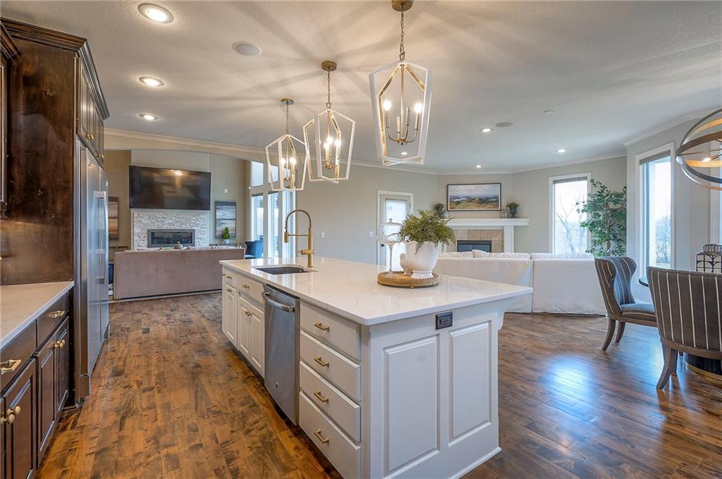 10502 N Willow Avenue