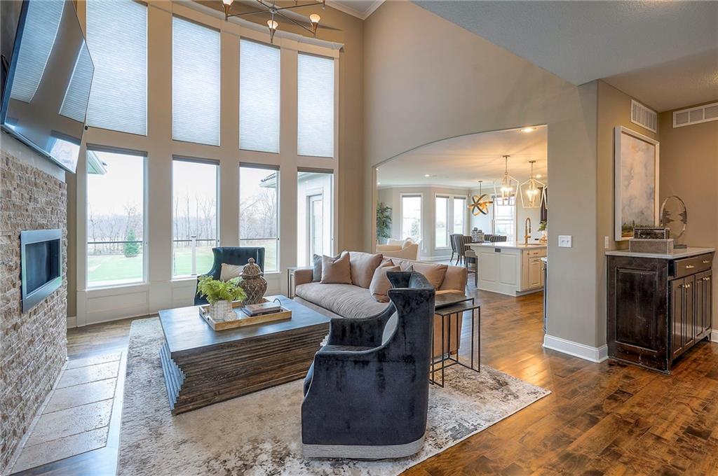 10502 N Willow Avenue