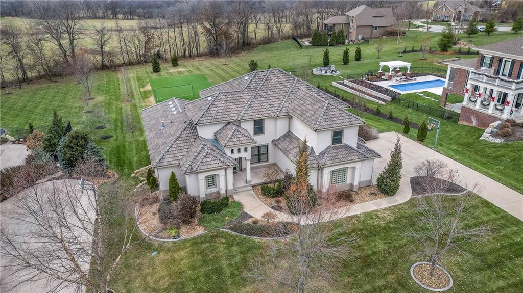 10502 N Willow Avenue