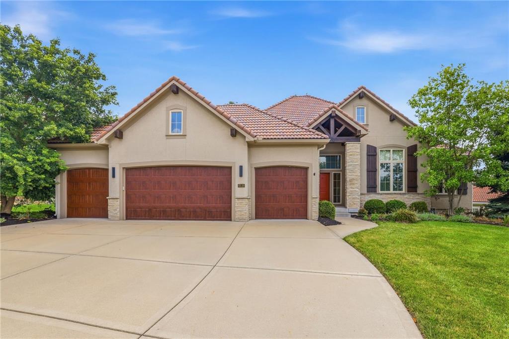 6119 Southlake Drive