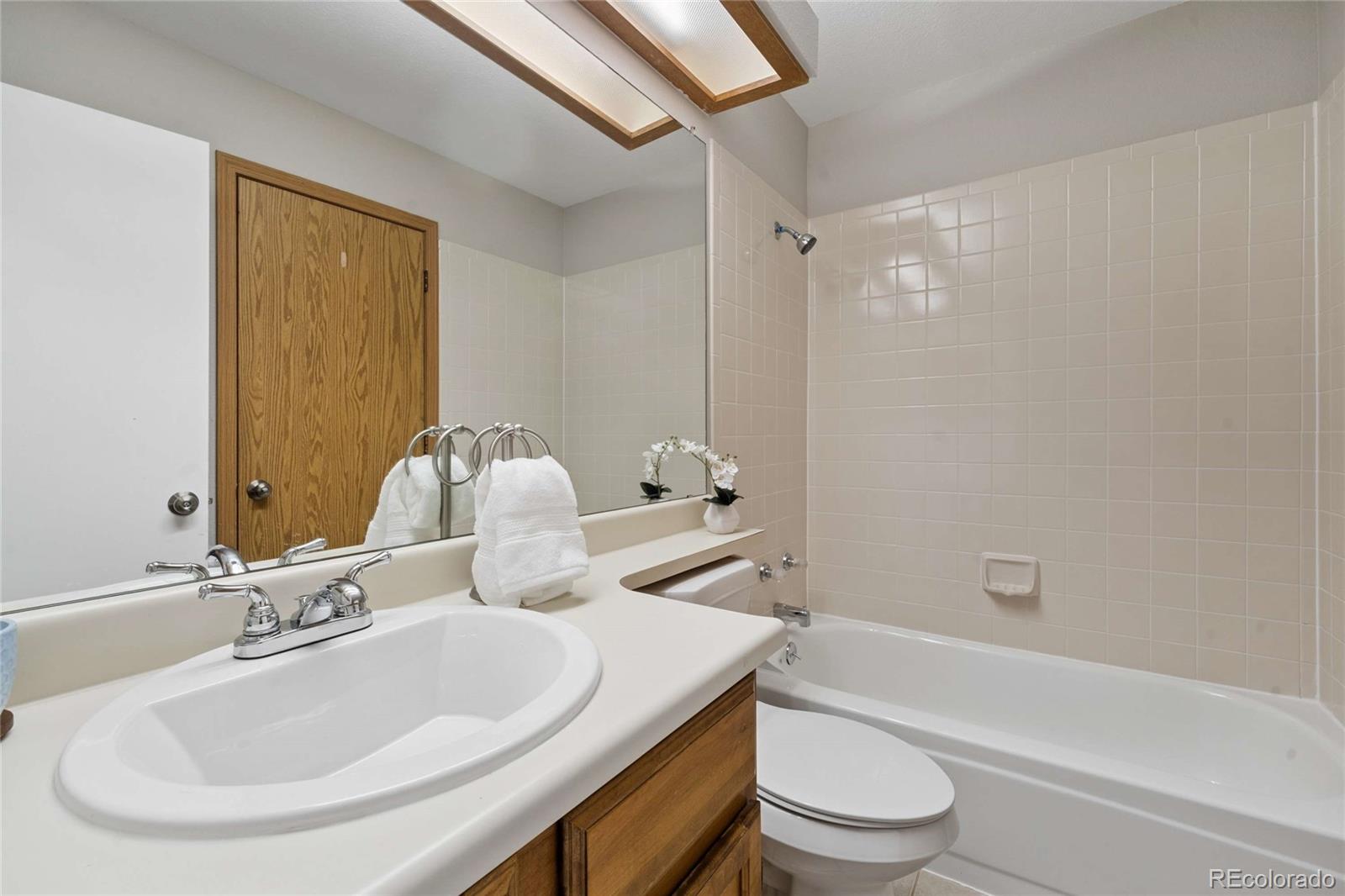 3734 Canterbury Circle