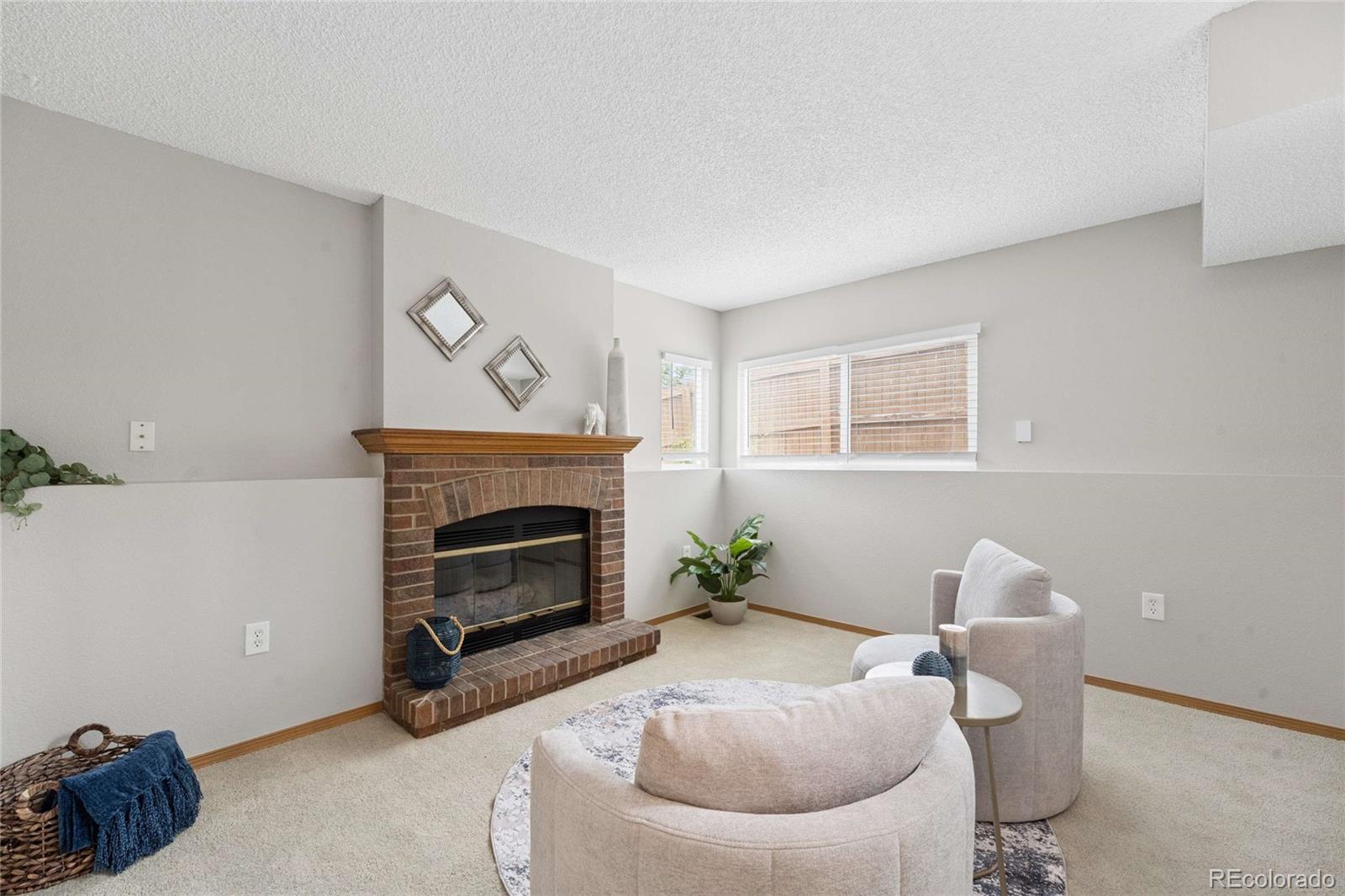 3734 Canterbury Circle