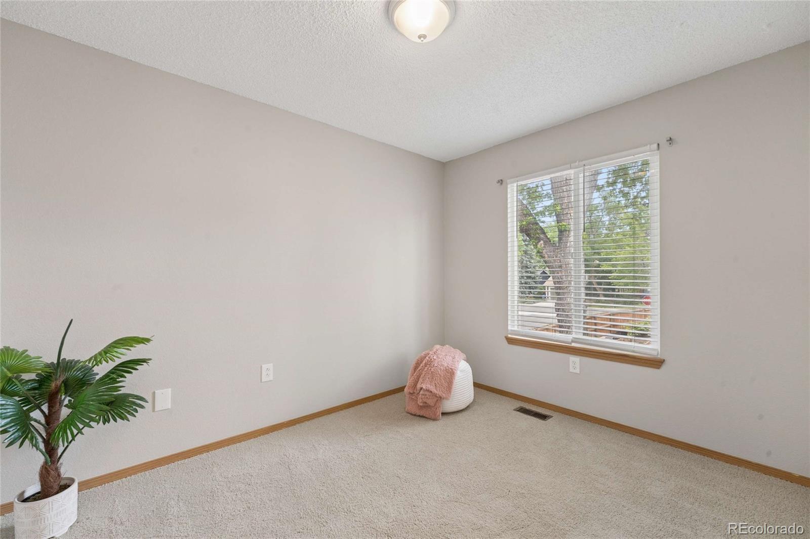 3734 Canterbury Circle