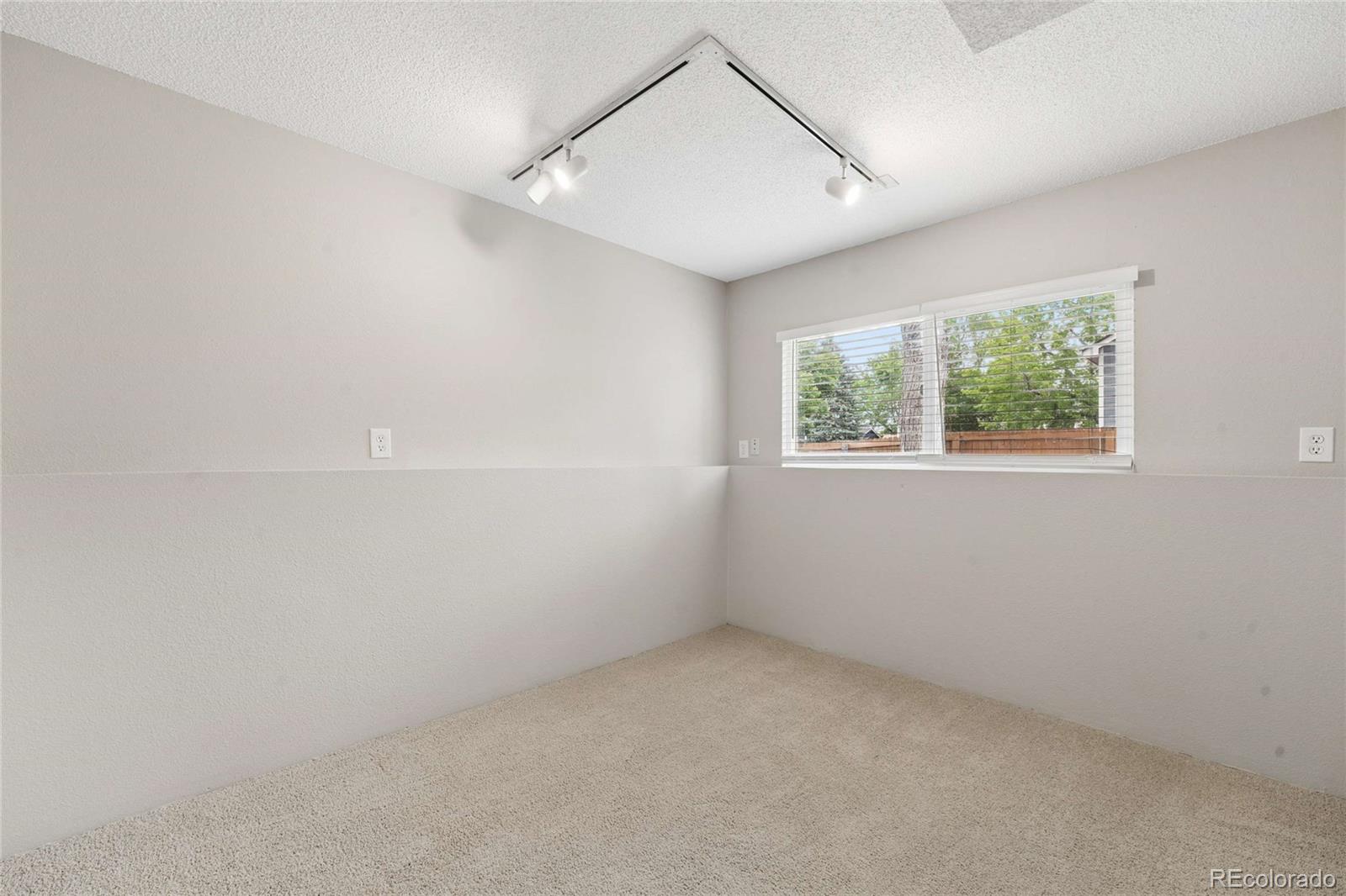 3734 Canterbury Circle