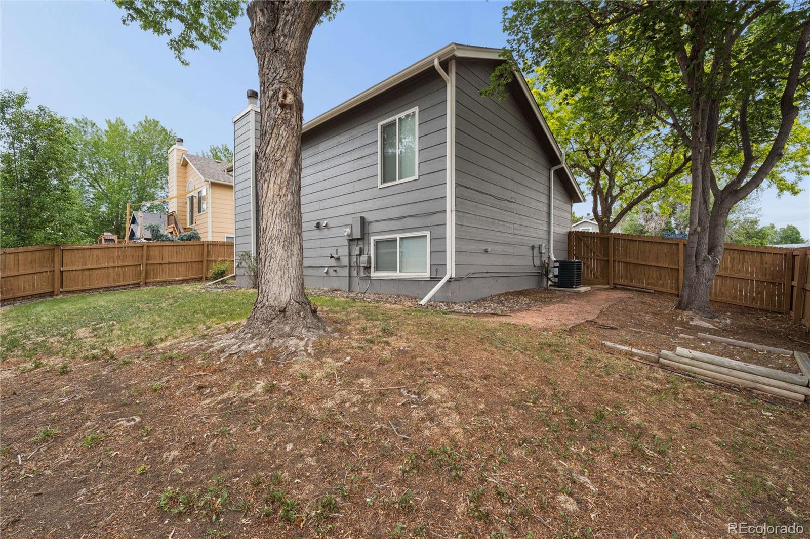 3734 Canterbury Circle
