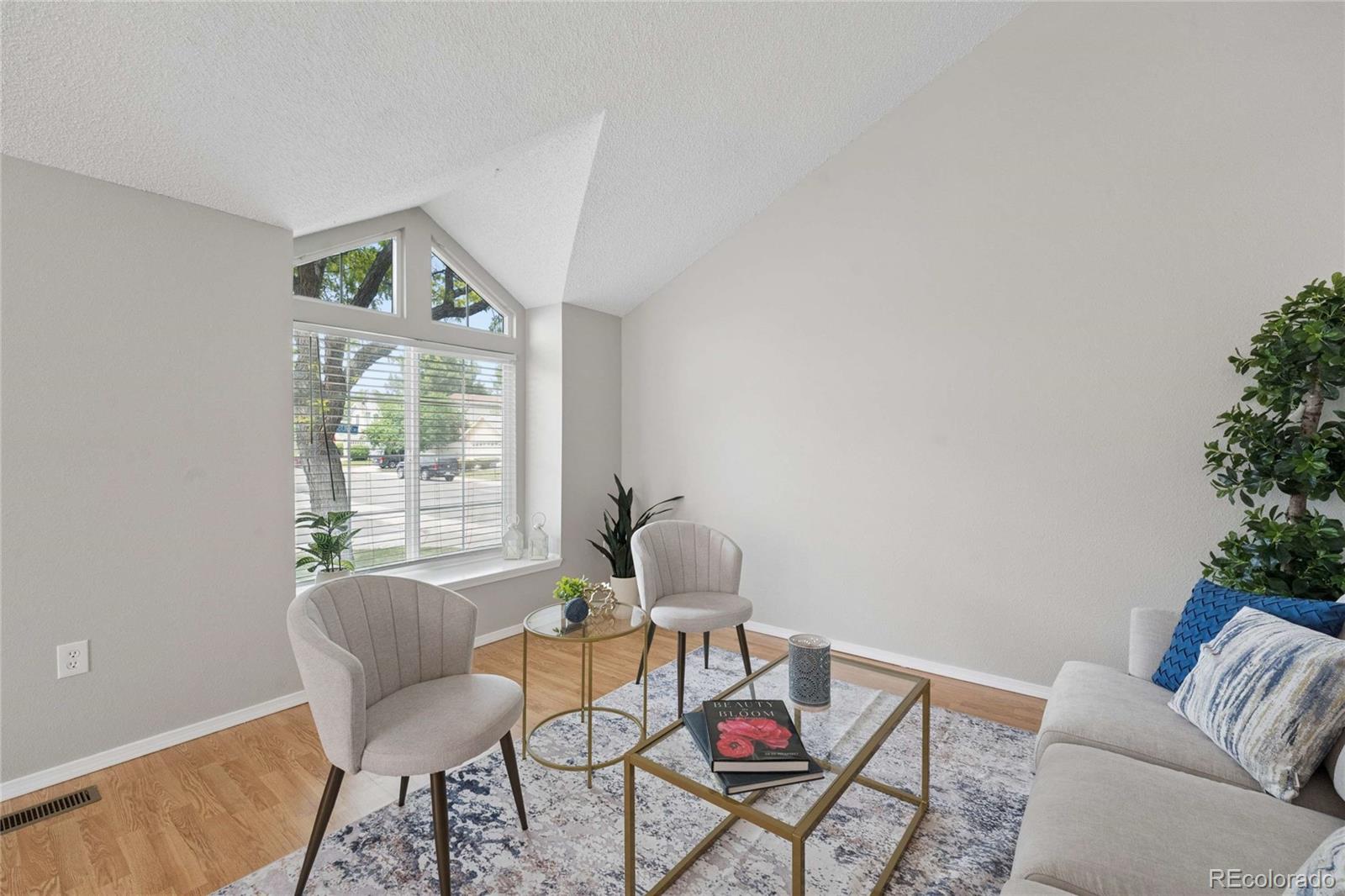 3734 Canterbury Circle