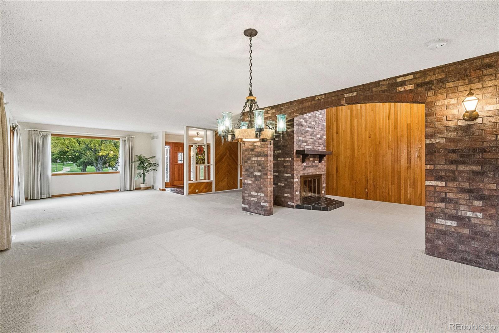 32 Douglas Drive S