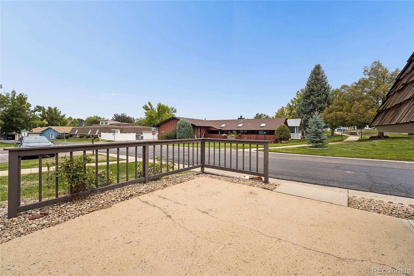 32 Douglas Drive S