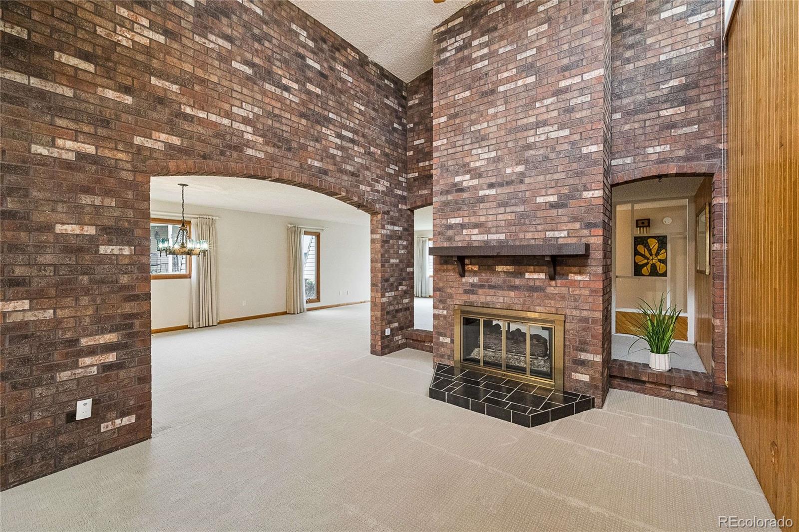 32 Douglas Drive S