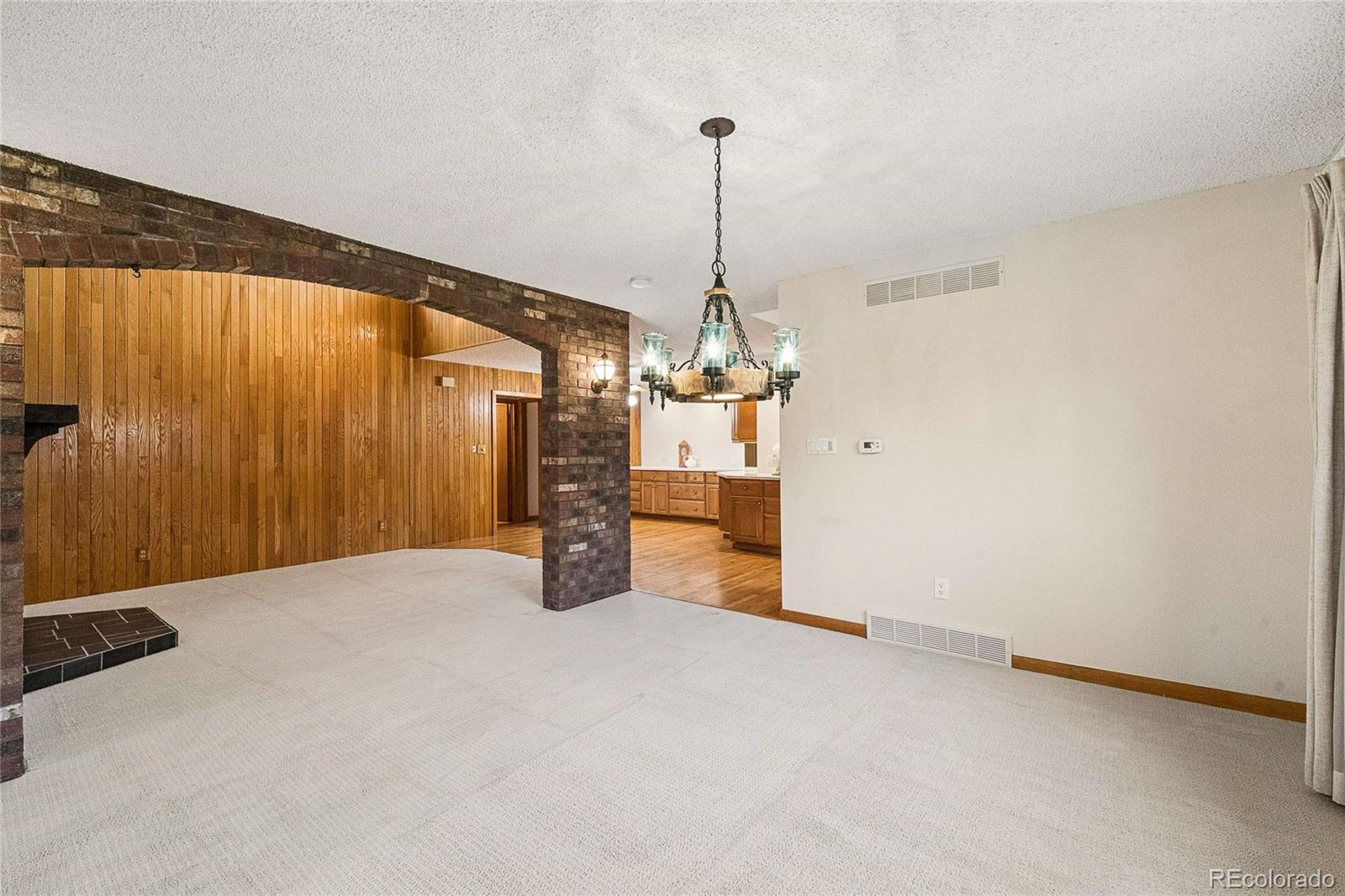 32 Douglas Drive S