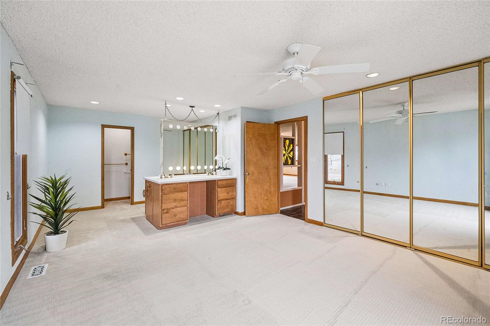 32 Douglas Drive S
