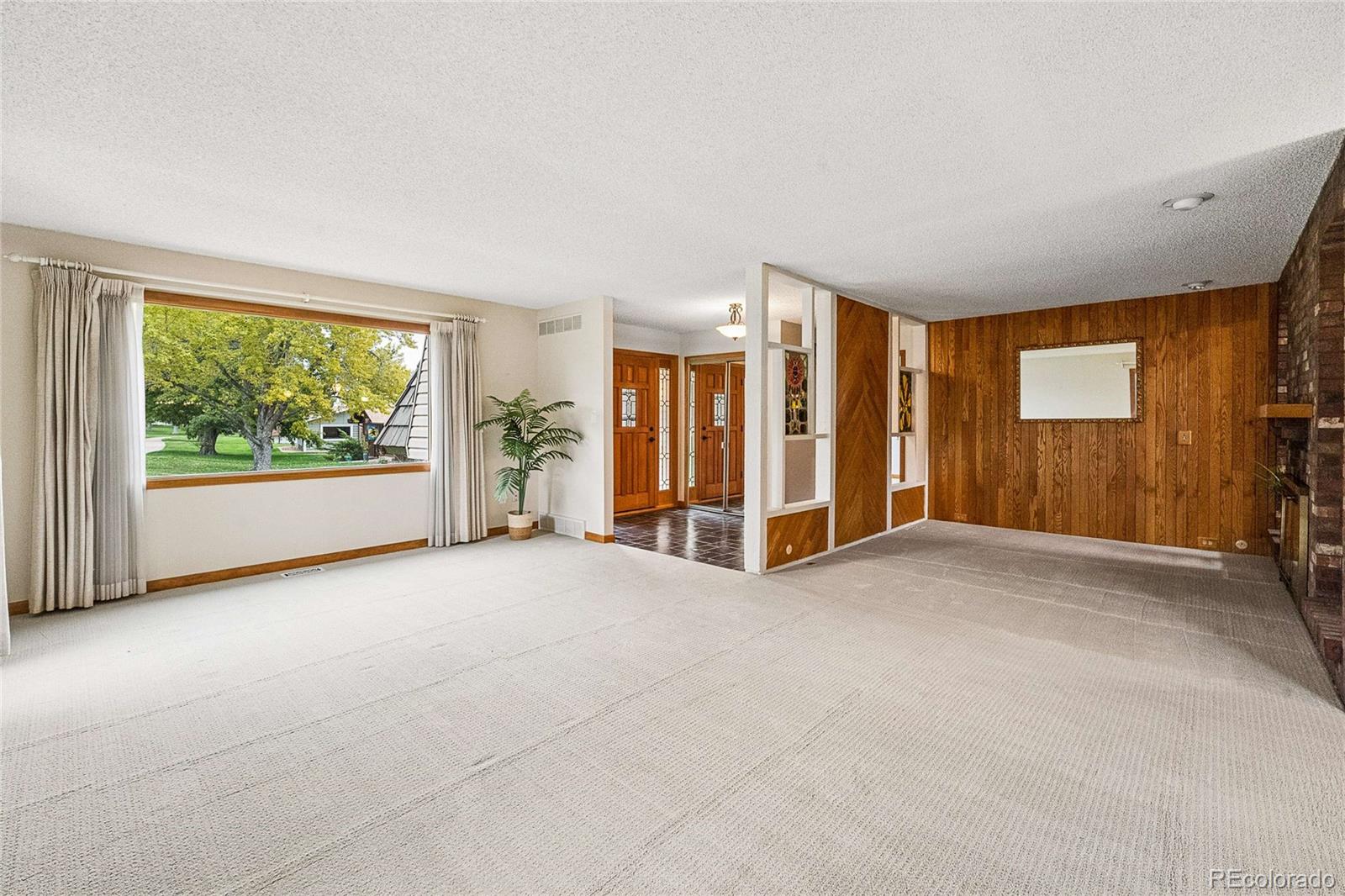 32 Douglas Drive S