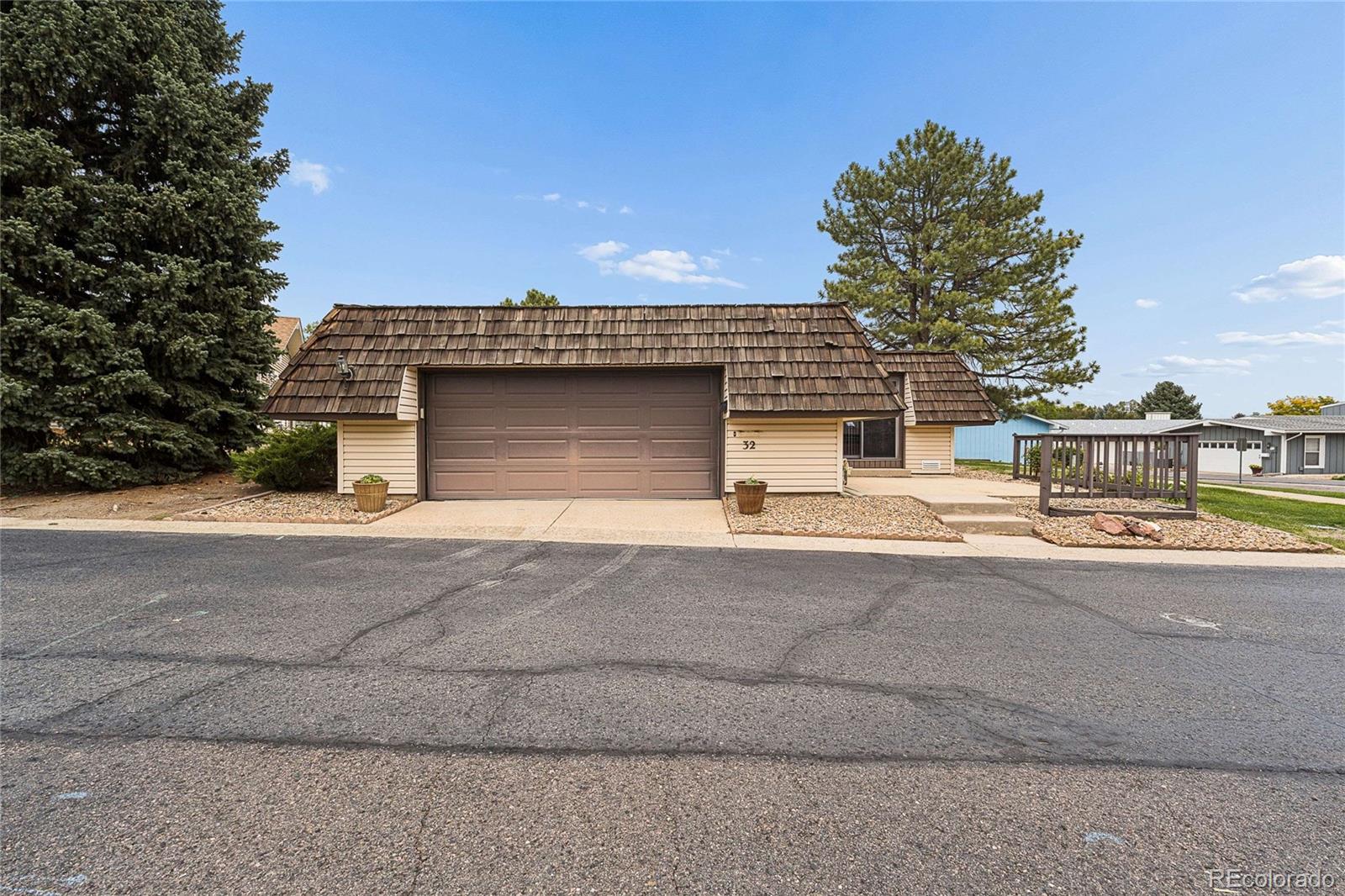 32 Douglas Drive S