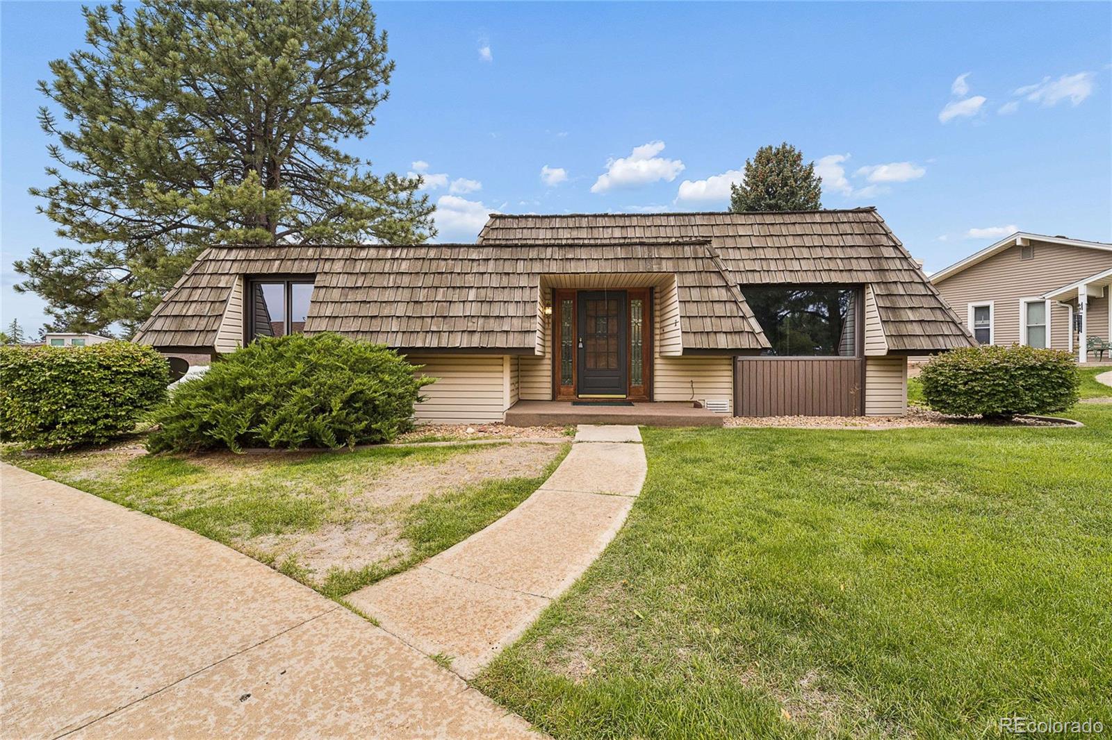 32 Douglas Drive S