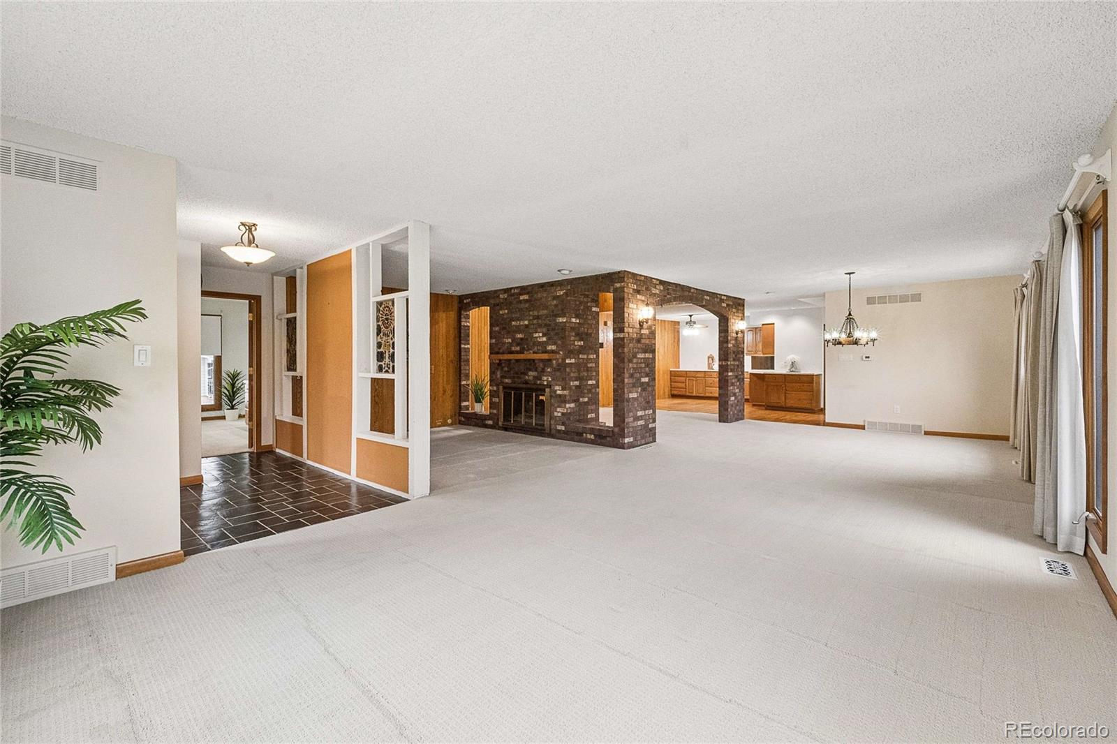 32 Douglas Drive S