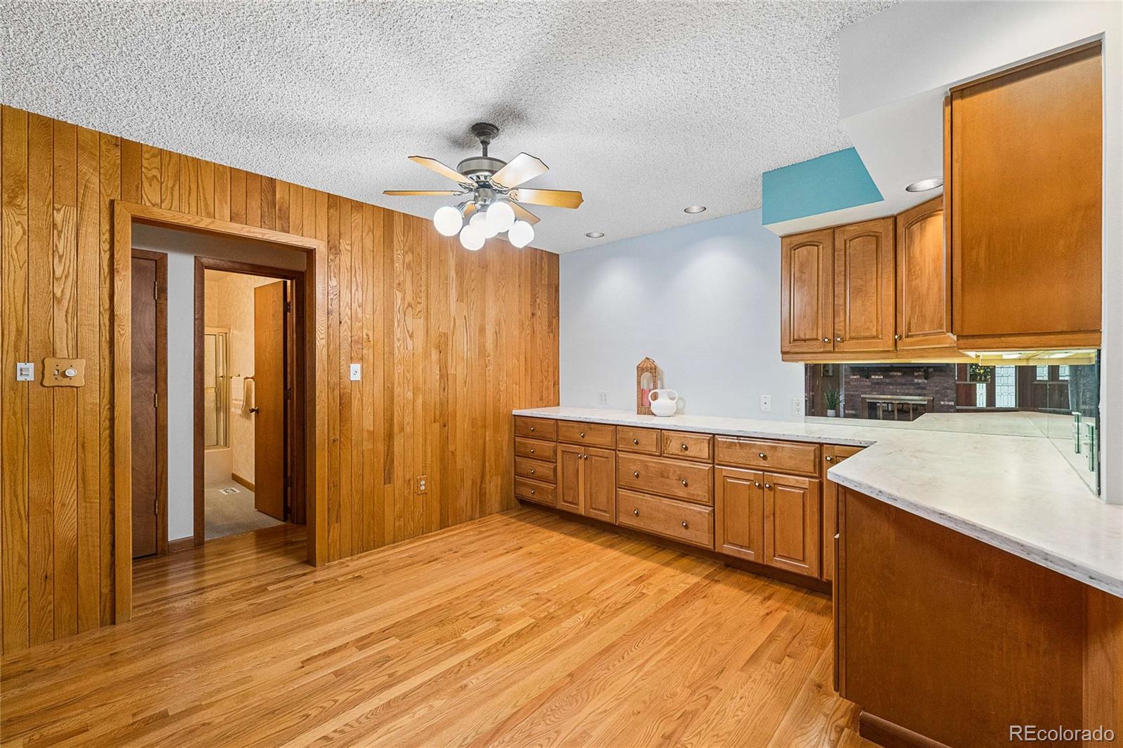 32 Douglas Drive S