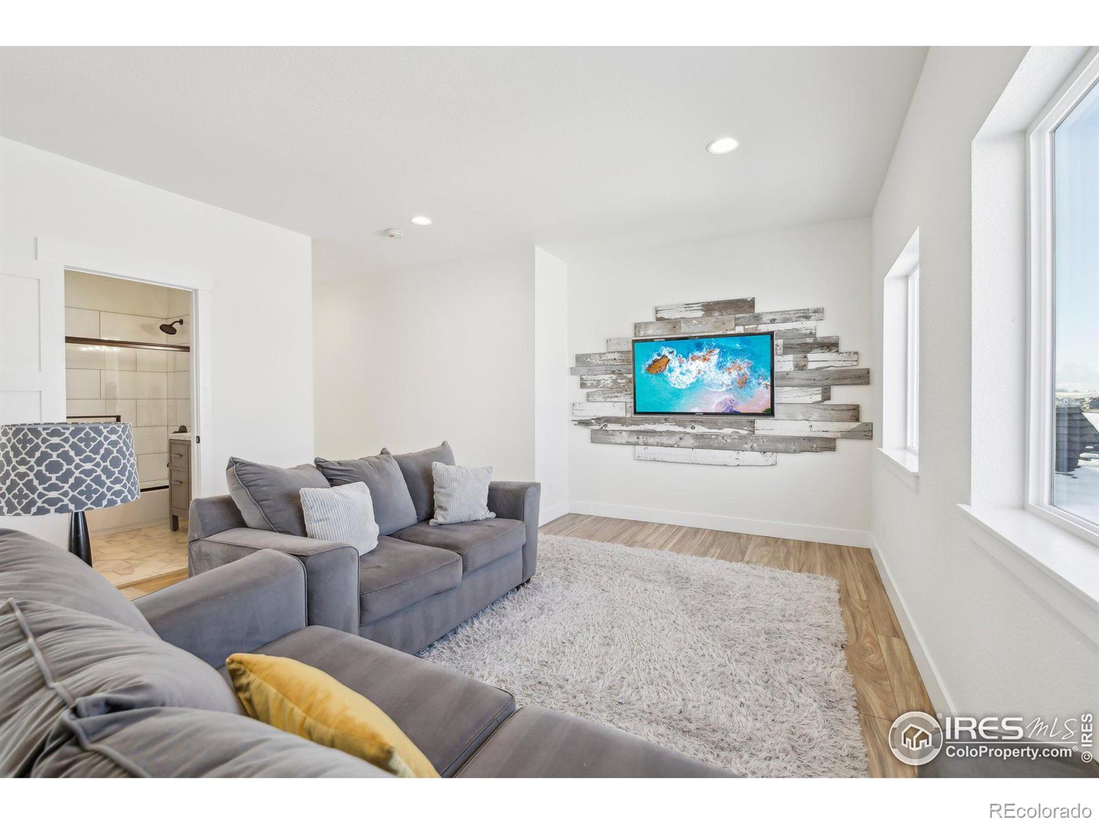 2284 Apple Street