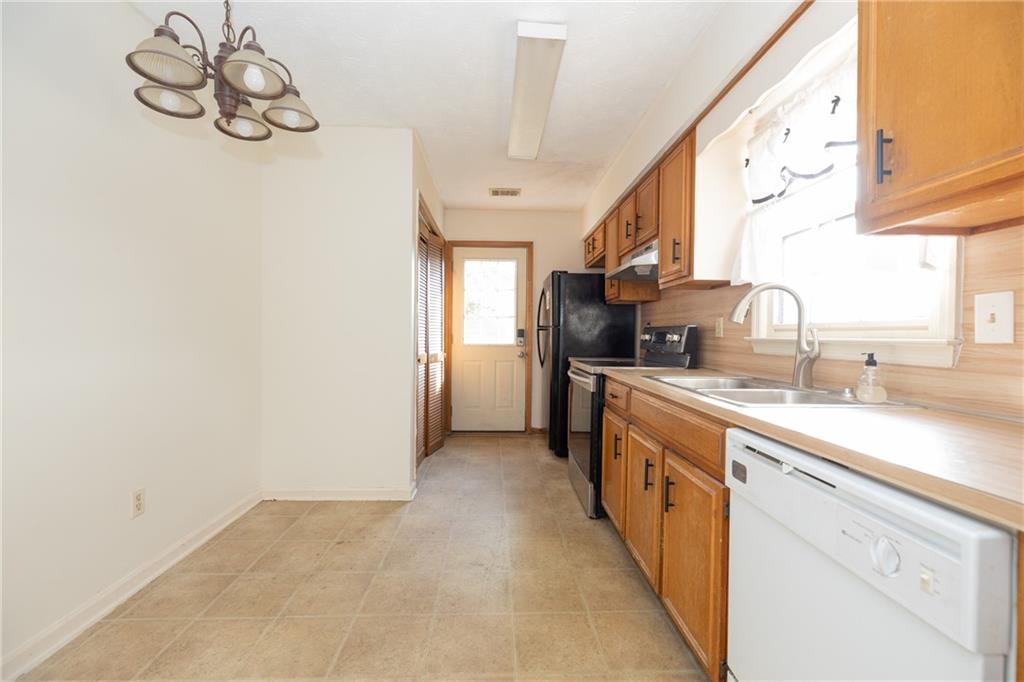 427 Lee Road 219
