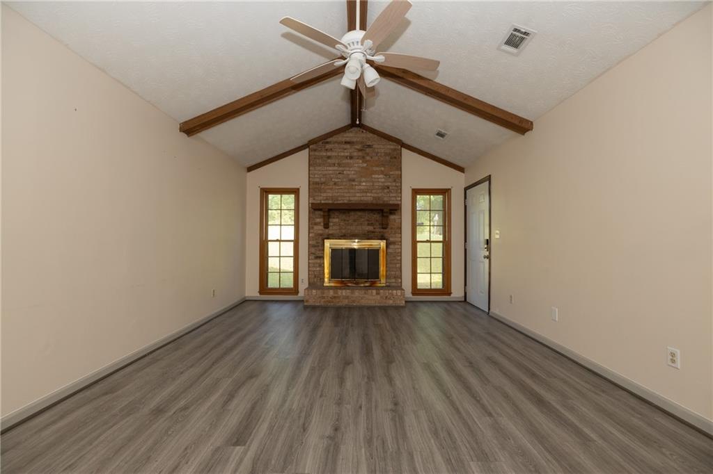 427 Lee Road 219