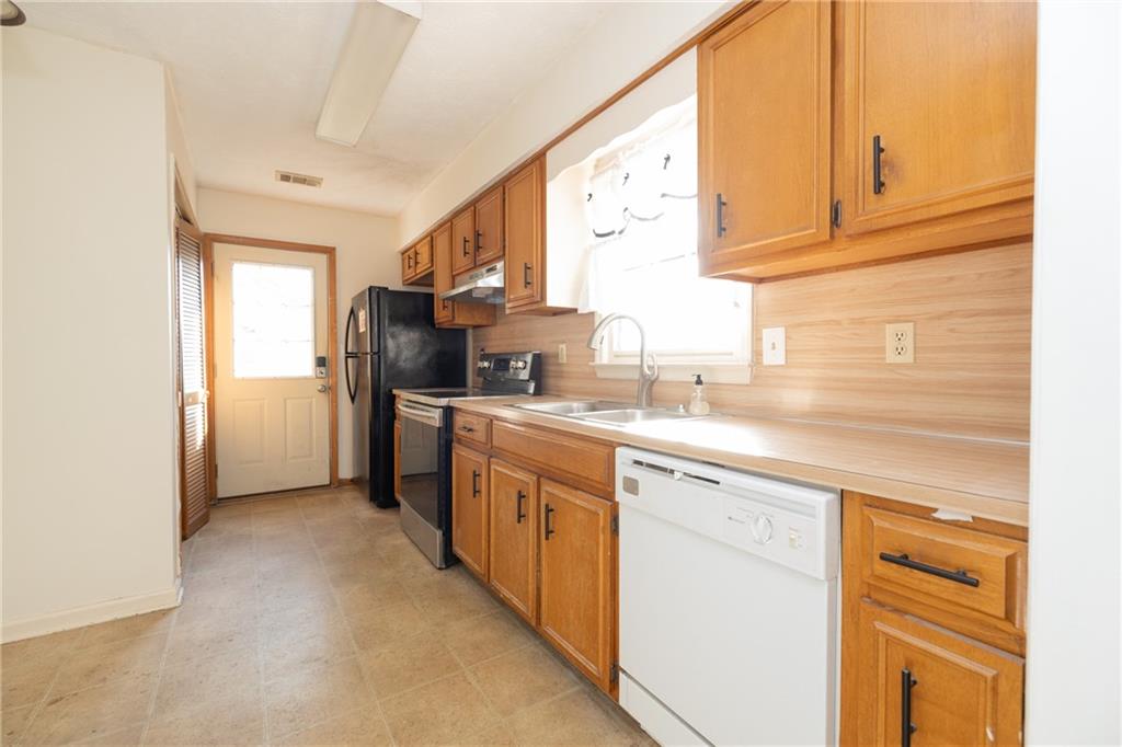 427 Lee Road 219