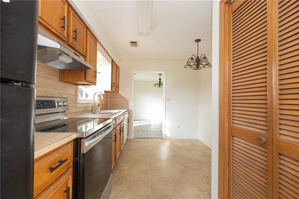427 Lee Road 219