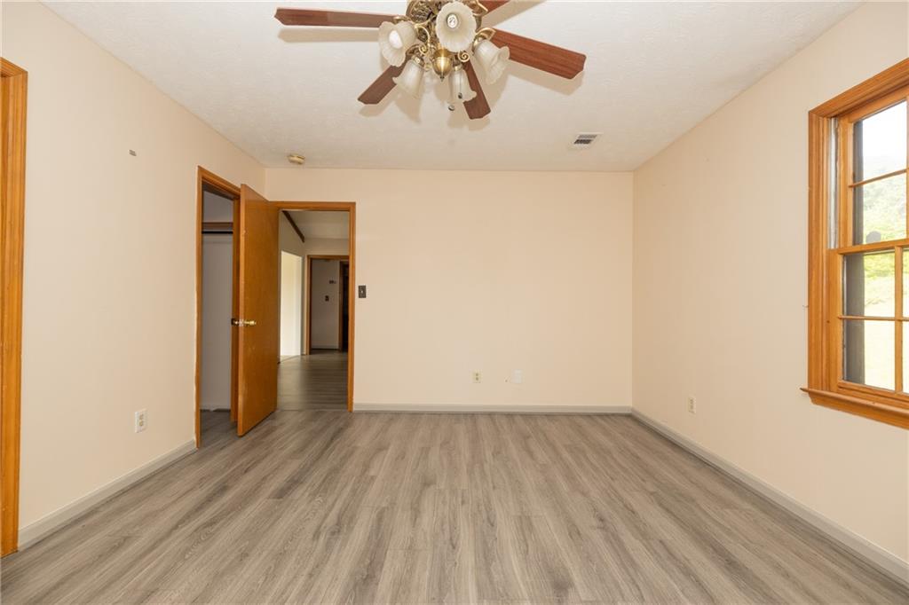 427 Lee Road 219