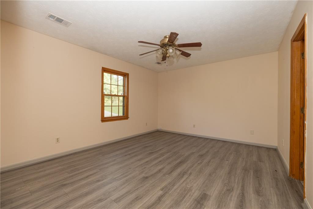 427 Lee Road 219