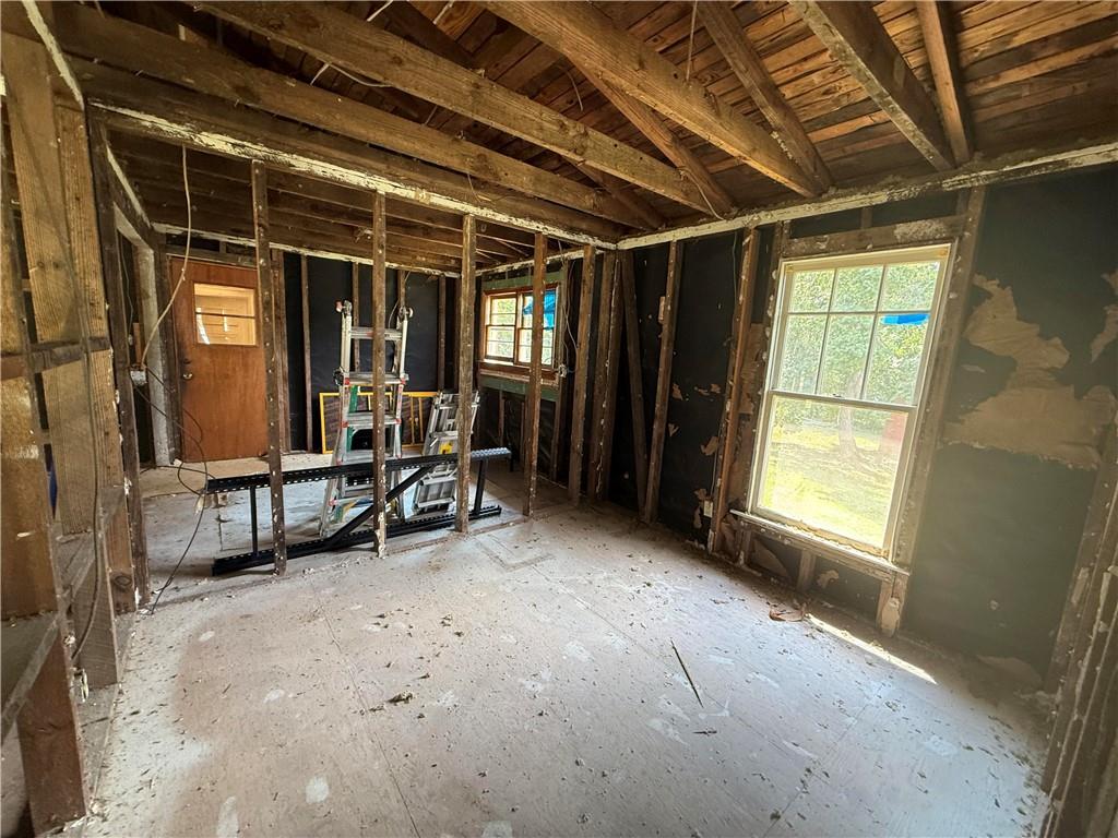 135 Lakeview Drive