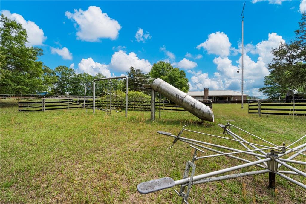 1810 Highway 165