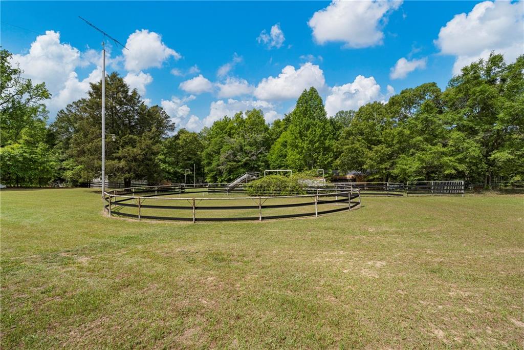 1810 Highway 165