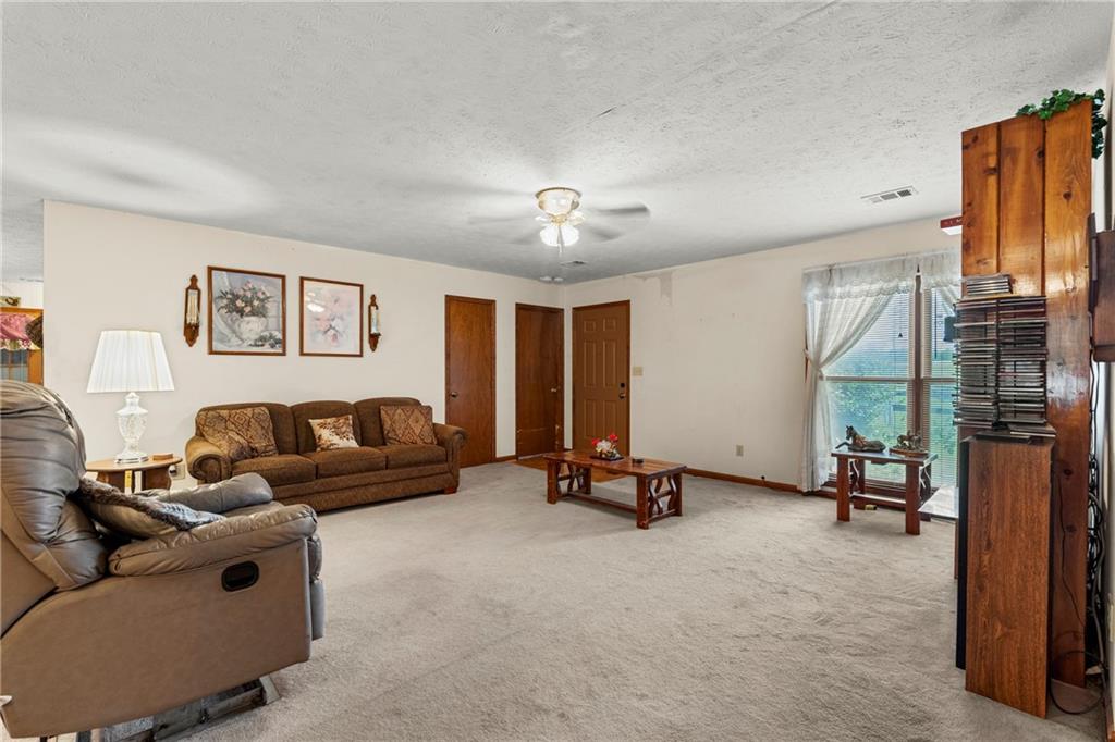 1810 Highway 165