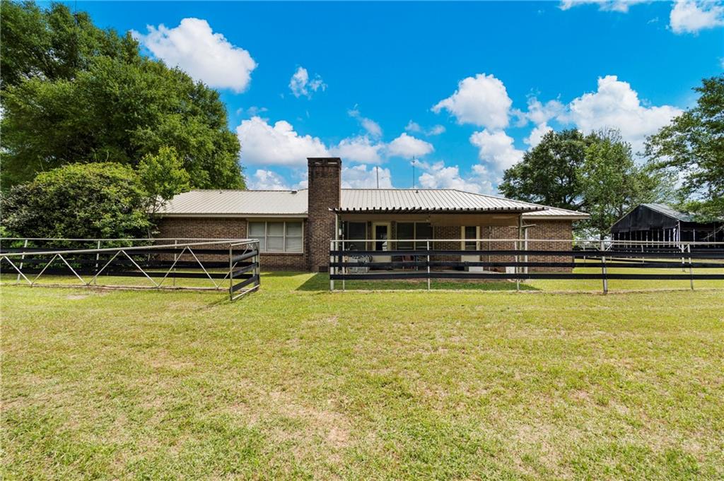 1810 Highway 165