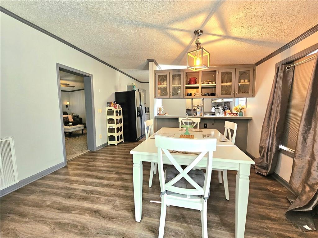 126 Lee Road 236