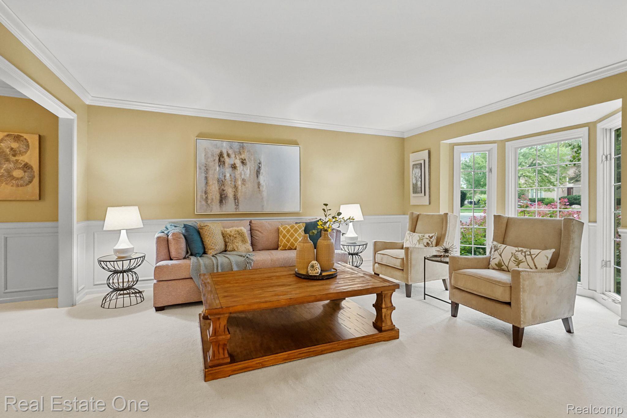 6021 BEACHWOOD Drive