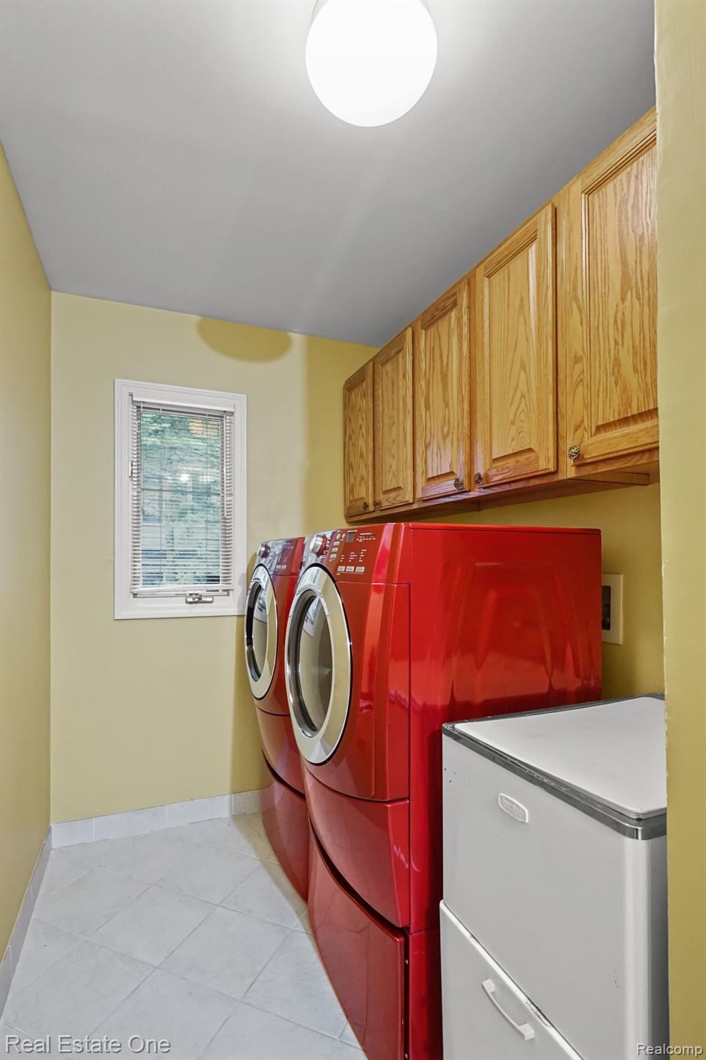 6021 BEACHWOOD Drive