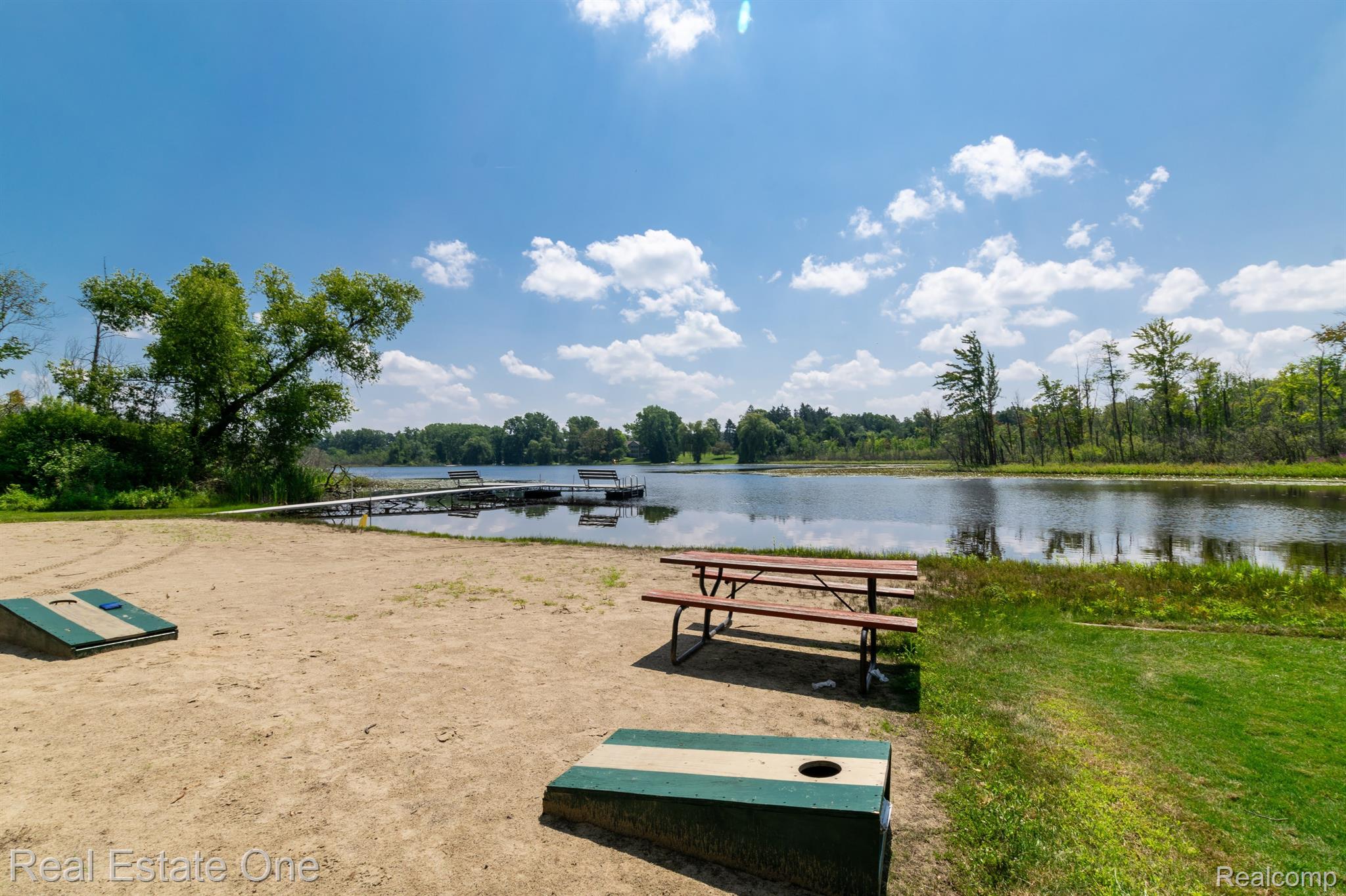 6021 BEACHWOOD Drive