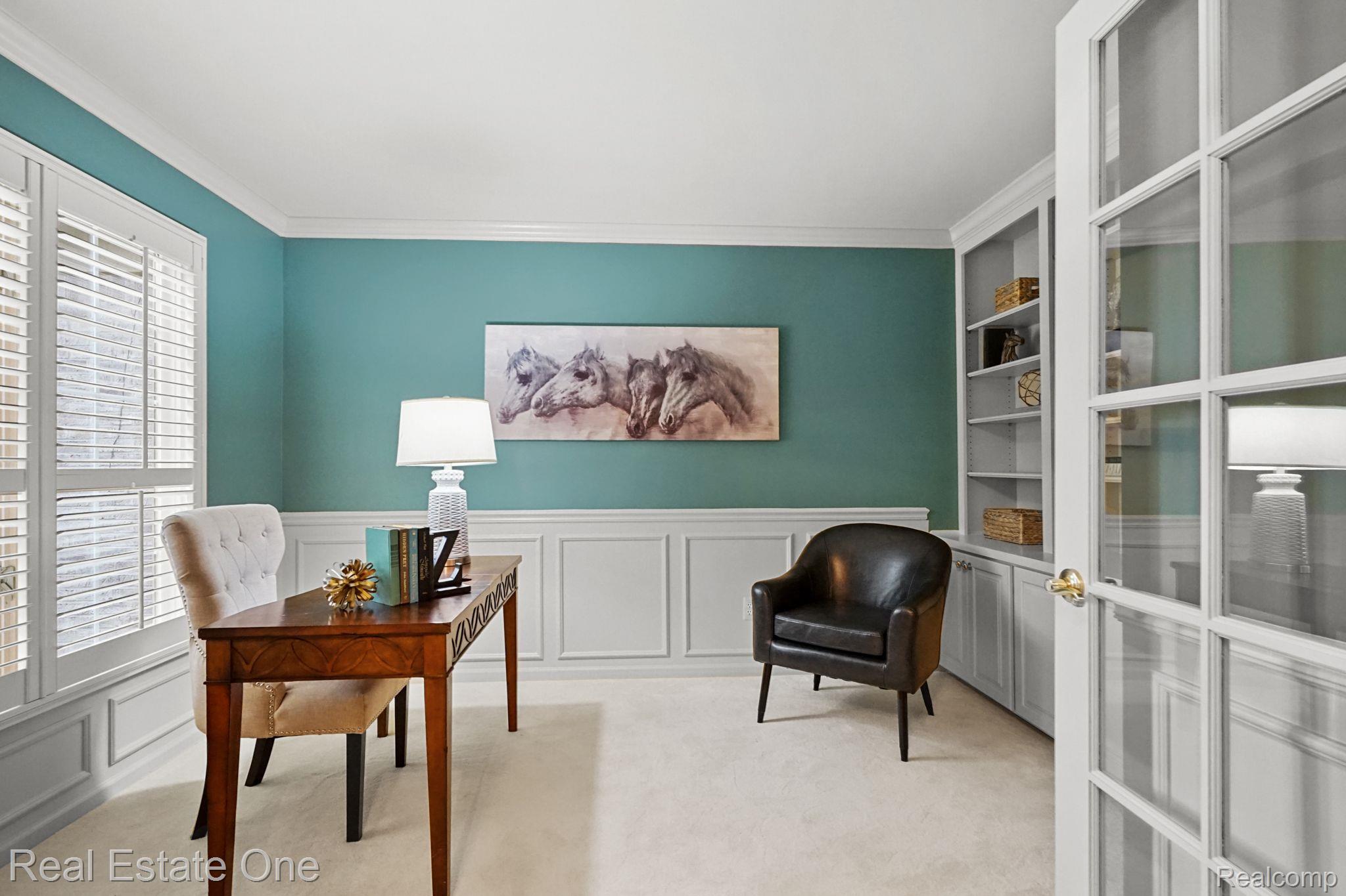 6021 BEACHWOOD Drive