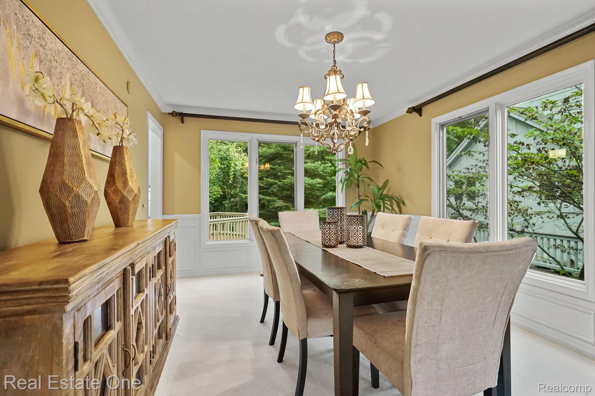 6021 BEACHWOOD Drive