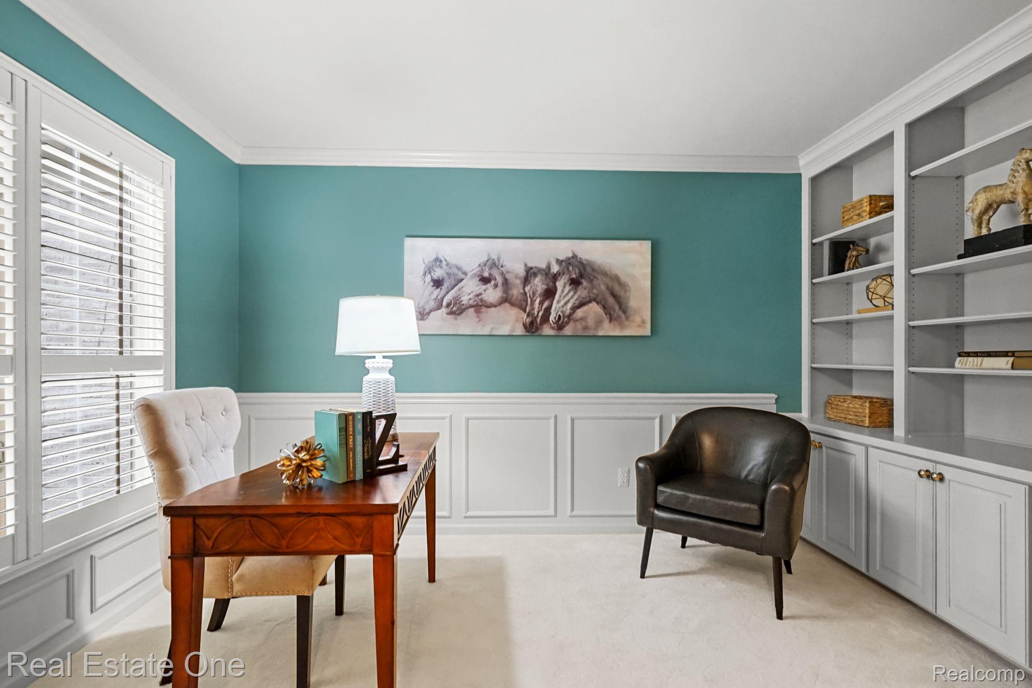 6021 BEACHWOOD Drive