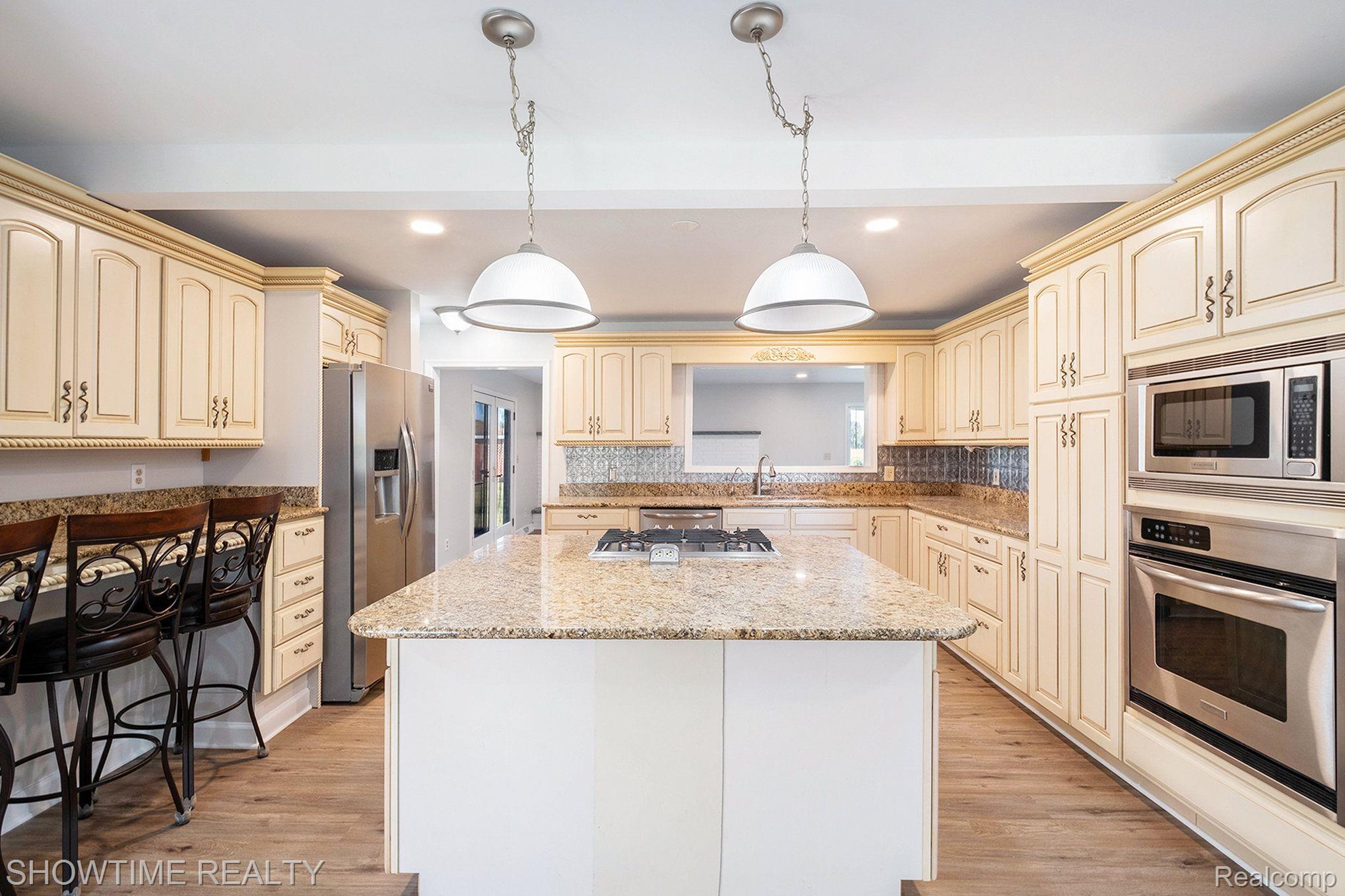 10098 W PIERSON Road