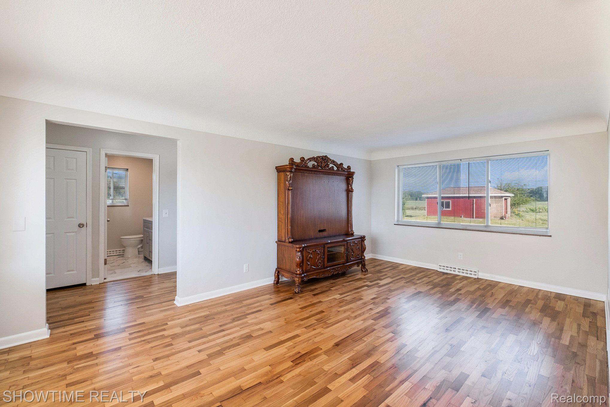 10098 W PIERSON Road