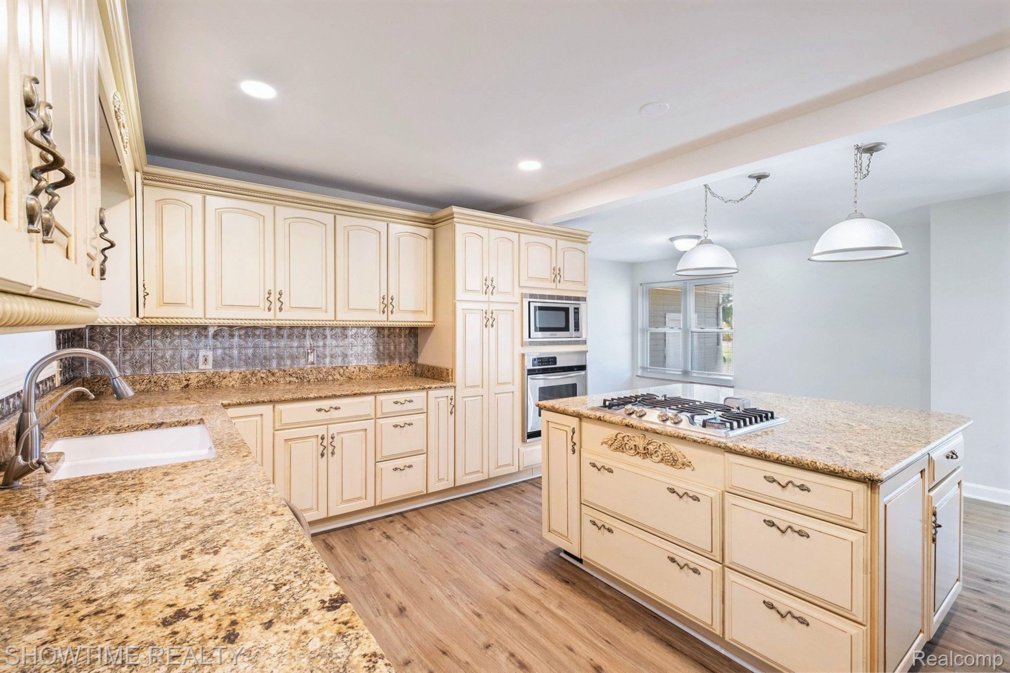 10098 W PIERSON Road