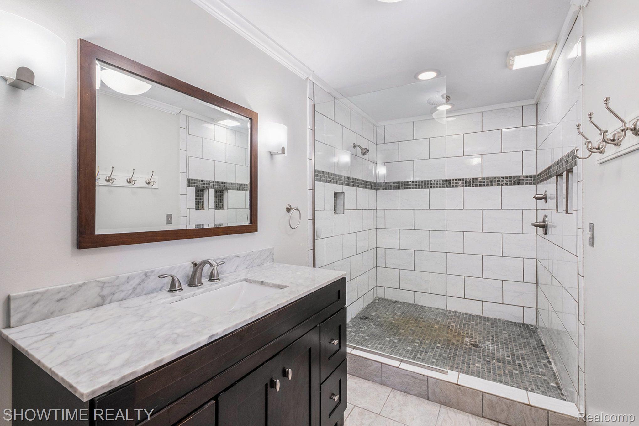 10098 W PIERSON Road