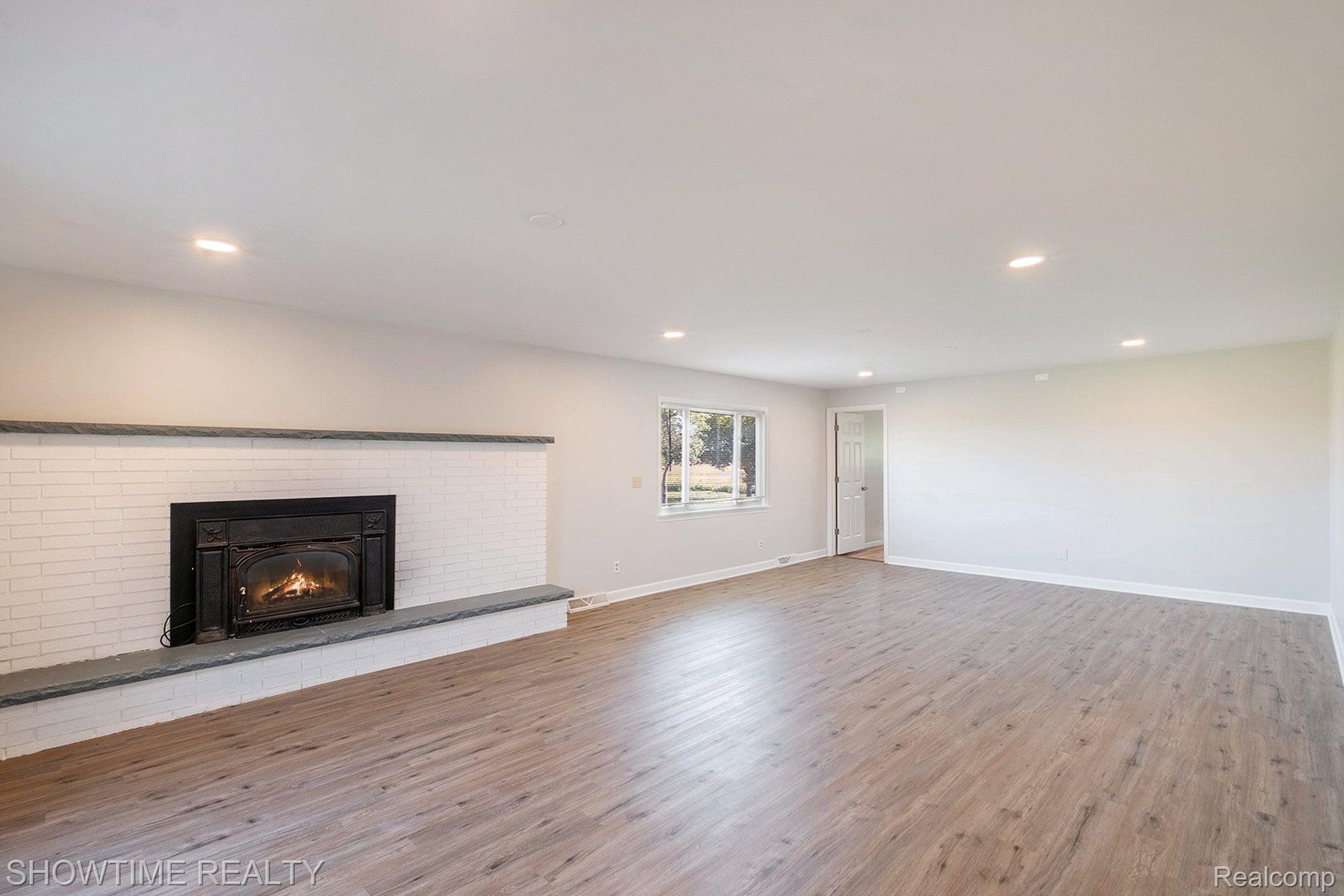 10098 W PIERSON Road