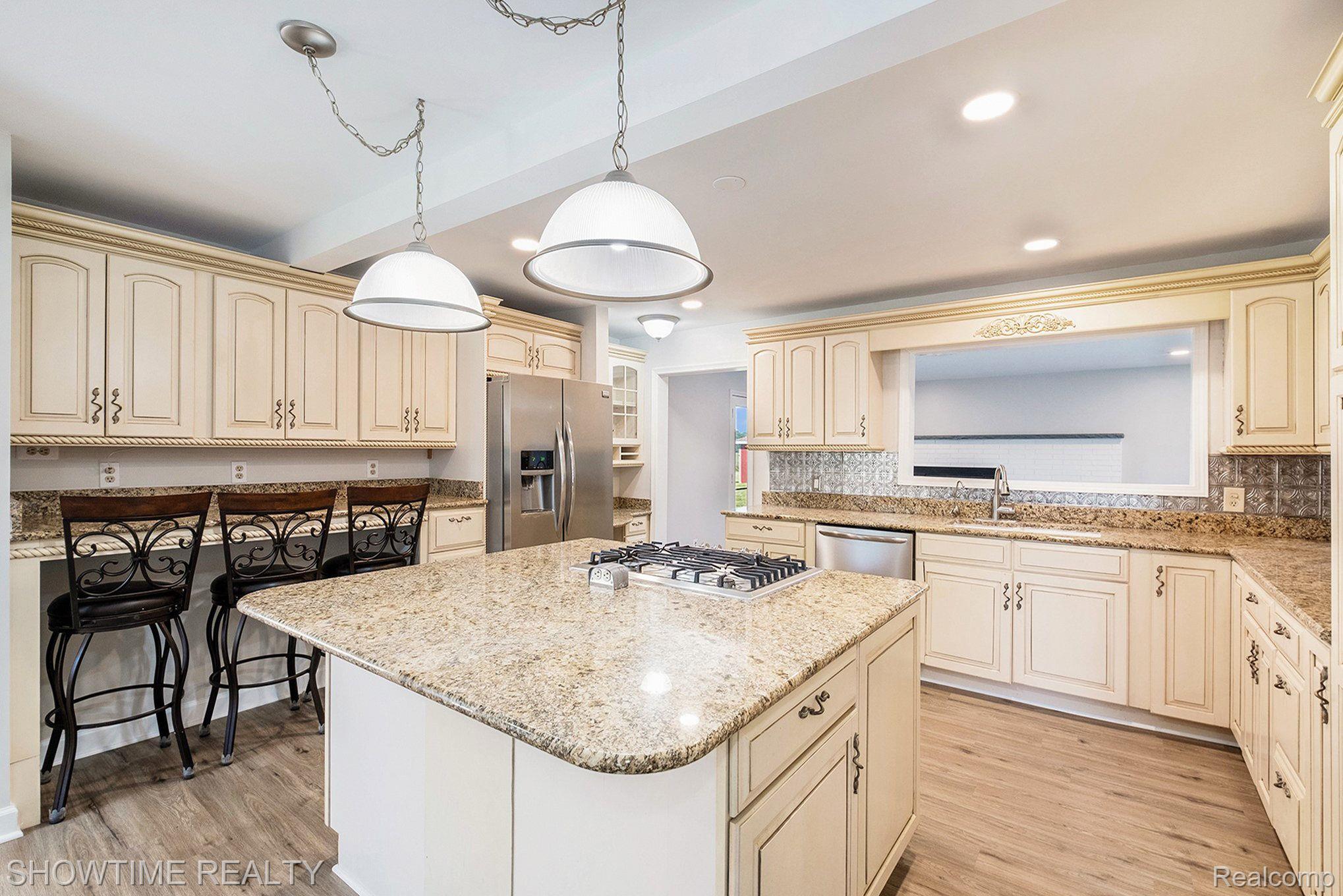 10098 W PIERSON Road